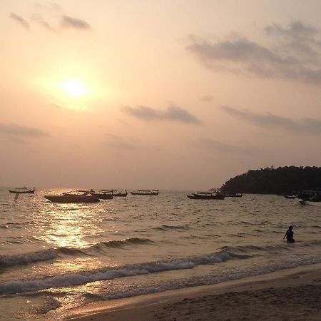 Beach Road Hotel Sihanoukville Exterior photo