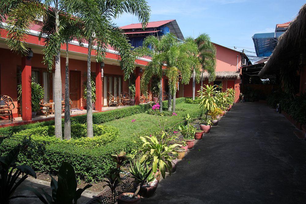 Beach Road Hotel Sihanoukville Exterior photo