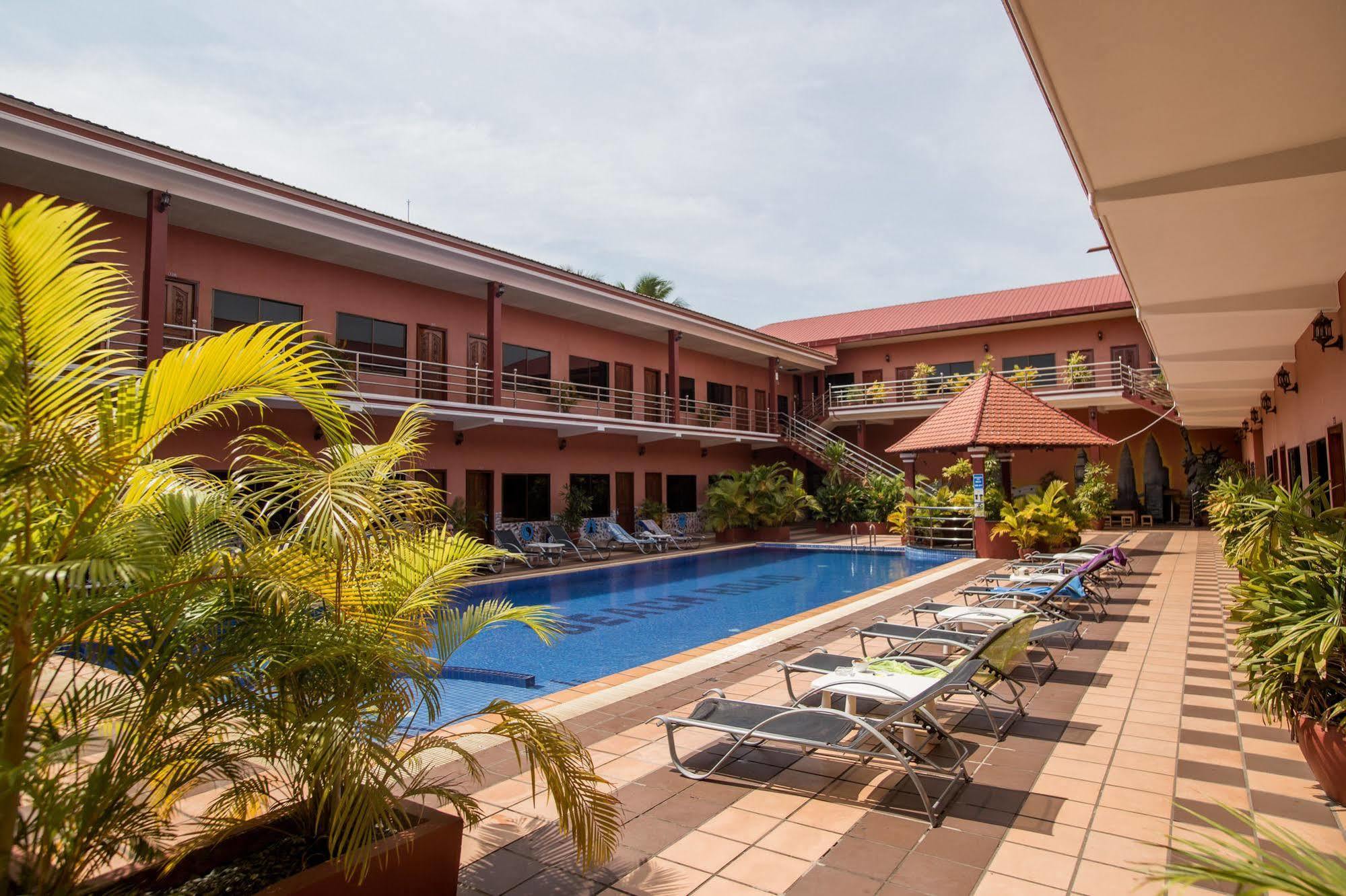 Beach Road Hotel Sihanoukville Exterior photo