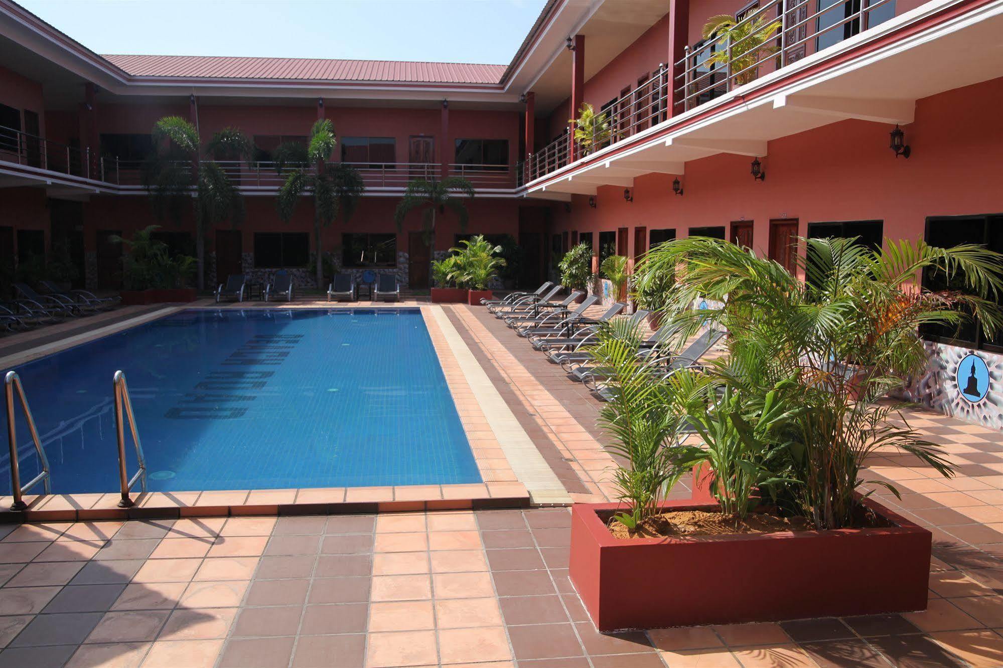 Beach Road Hotel Sihanoukville Exterior photo