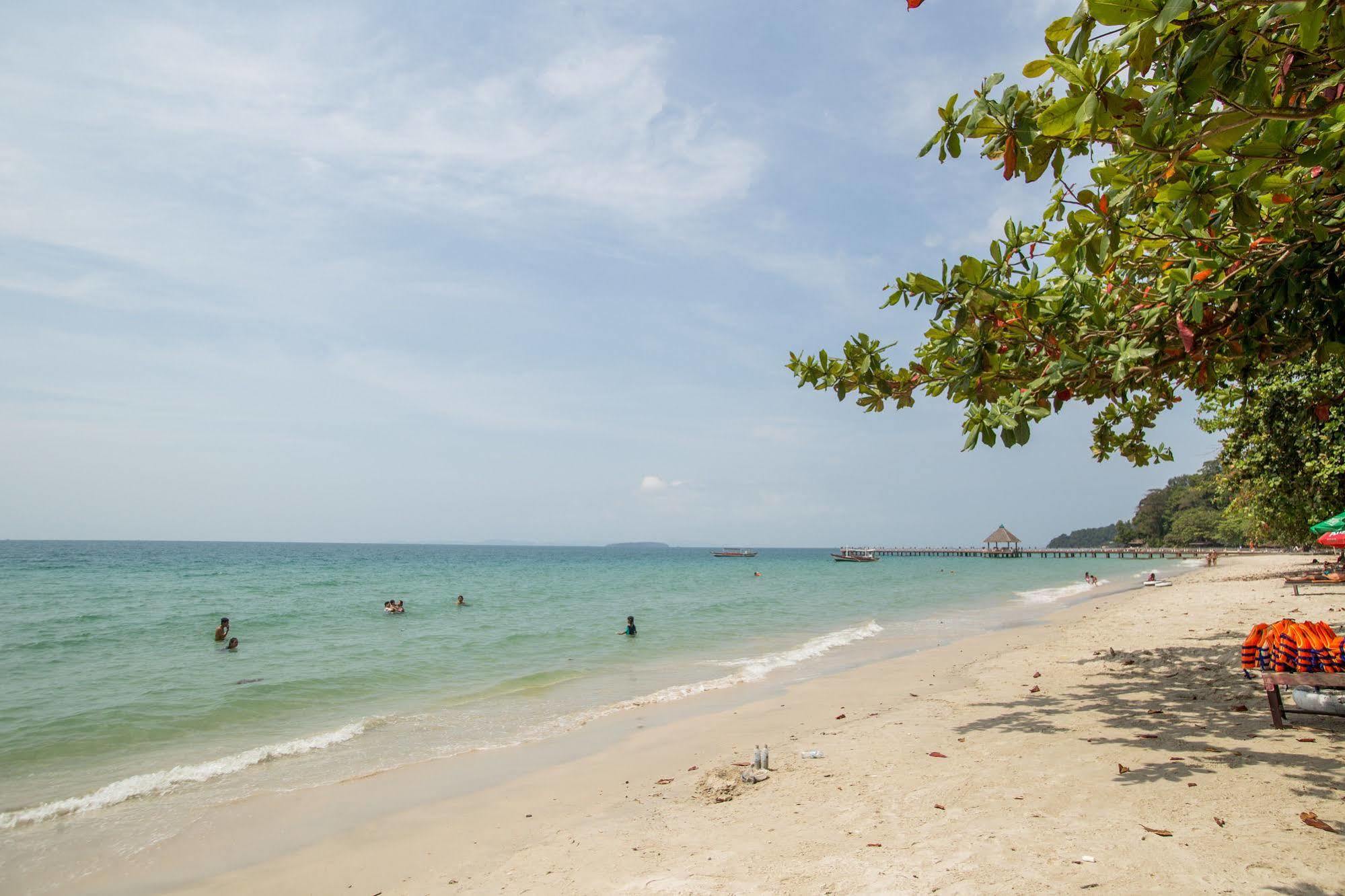 Beach Road Hotel Sihanoukville Exterior photo